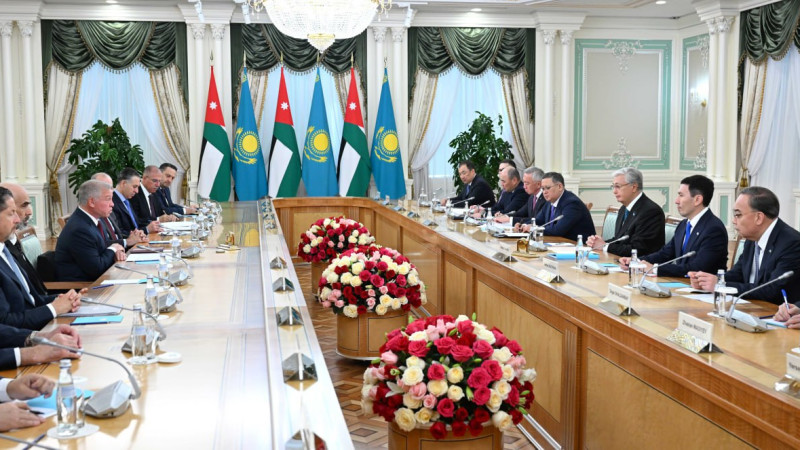 Токаев и король Иордании провели переговоры в расширенном составе Астане