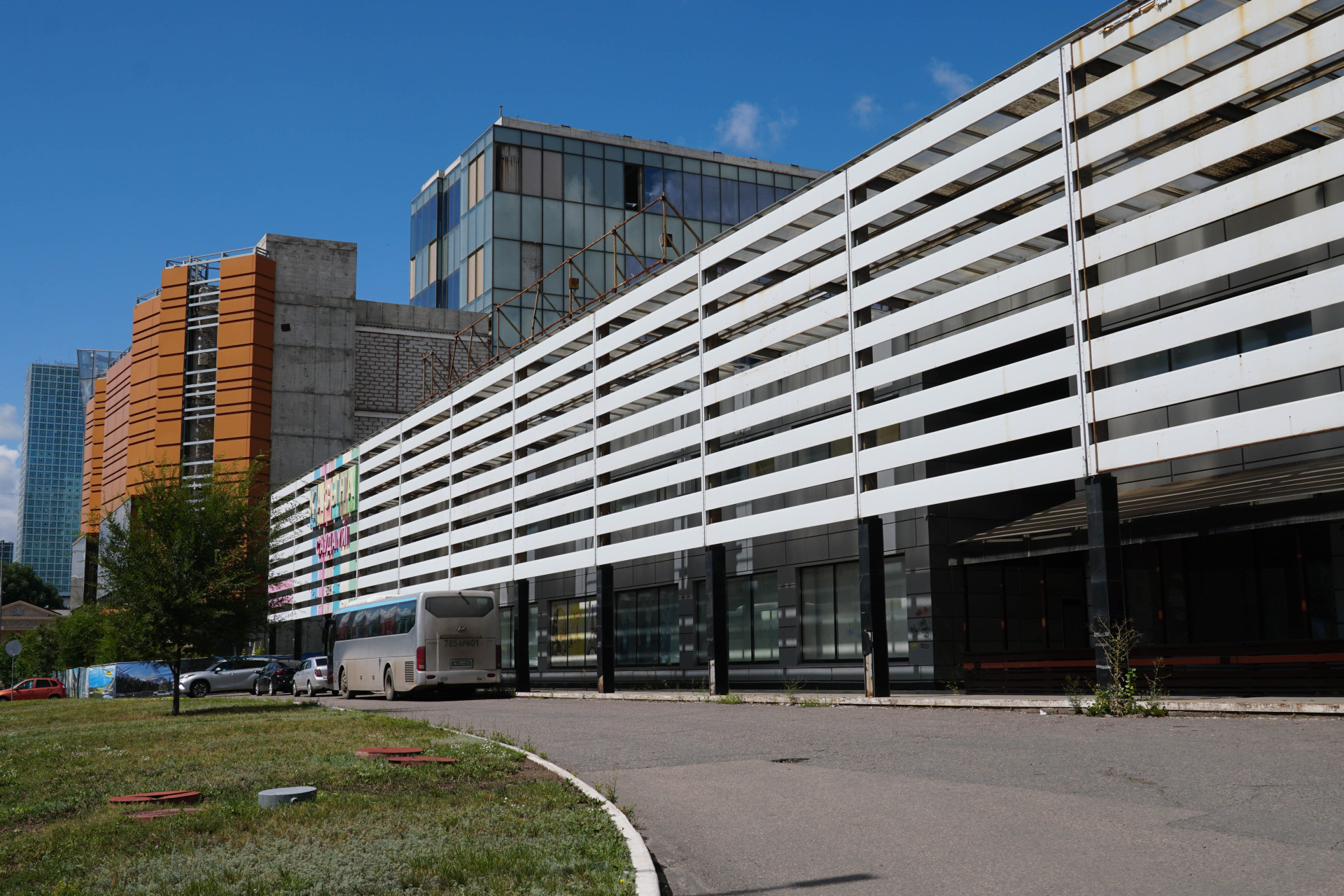 Территория долгостроя по Республике