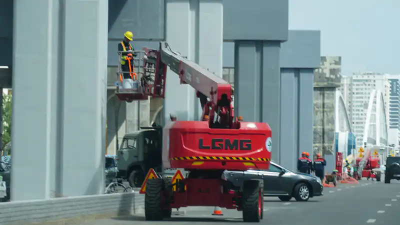 В Астане автомобили пострадали от краски: кто возместит ущерб водителям? Астане