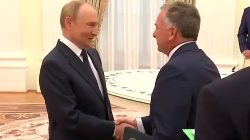 Танец дипломатии: Путин и посланник Трампа обменялись нотами по украинской партитуре Астане