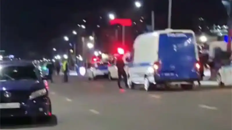 Трагедия на мосту Сарайшык: один рабочий погиб, другой в больнице Астане