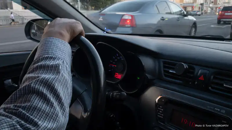 Таксист в Астане под арестом: как жалоба пассажирки привела к серьезным последствиям для водителя и индустрии такси Астане