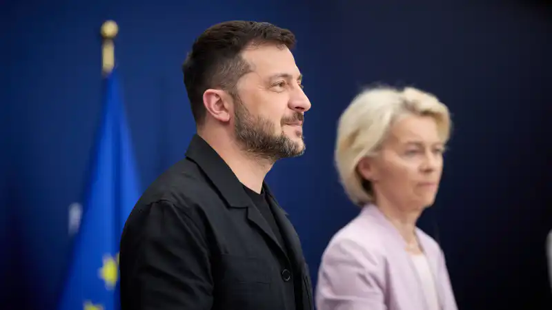 Зеленский в соцсети: Украина готова к перемирию перед встречей с Трампом Астане