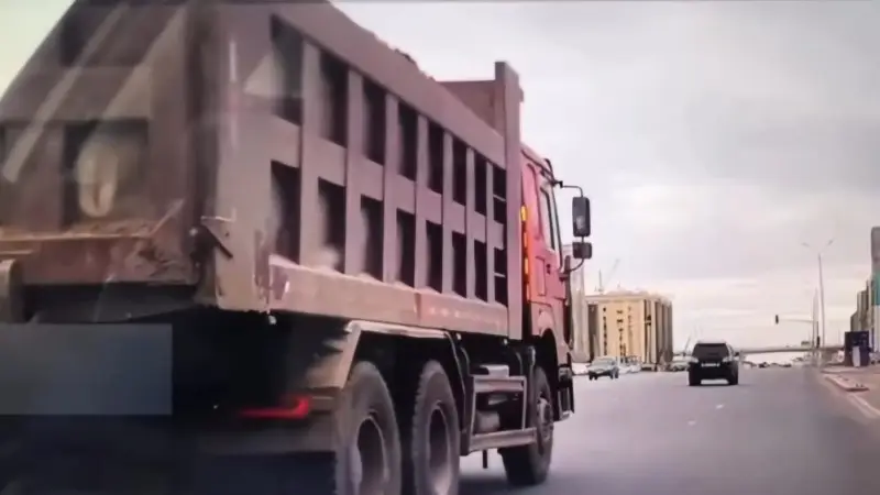 Подросток на грузовике: юный гонщик покоряет асфальтовые просторы Астаны Астане