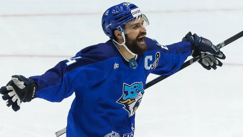 Столичный 'Барыс' стартует с волевой победы над 'Трактором' в КХЛ Астане