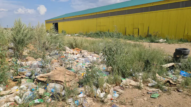 Мусорная свалка в Актобе, лето 2025 года