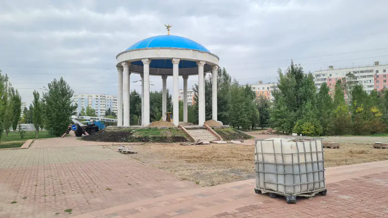 Недоделанная реконструкция в парке Актобе, лето 2025 года