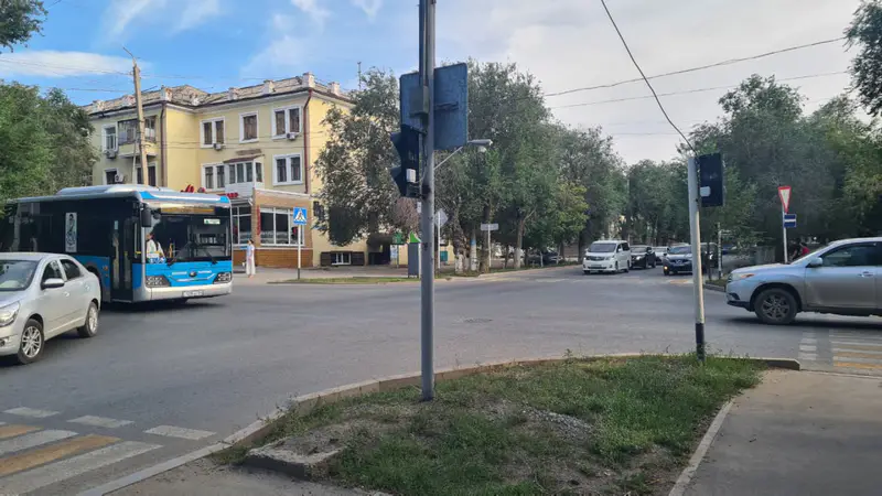 Перекрёсток в Актобе, лето 2025 года