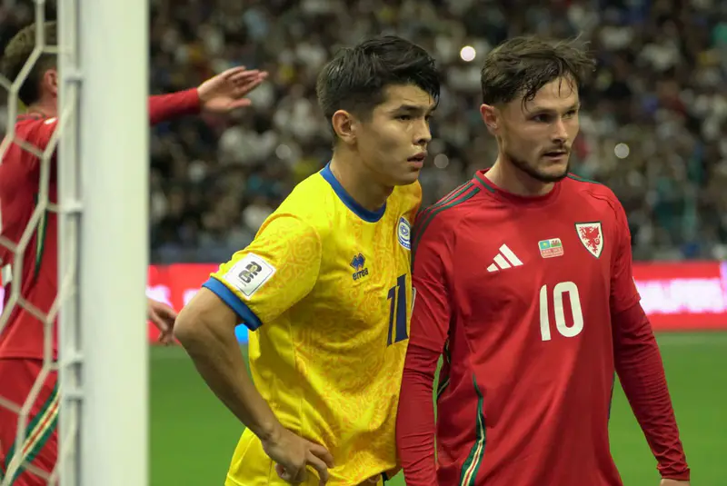 Момент с перекладиной