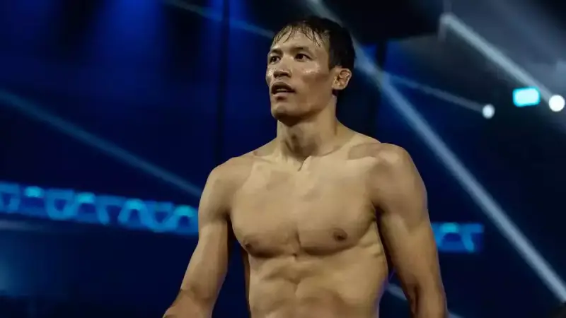 Саят Аватар Абдуали стал новым чемпионом лиги Octagon, победив на 79-м турнире Астане