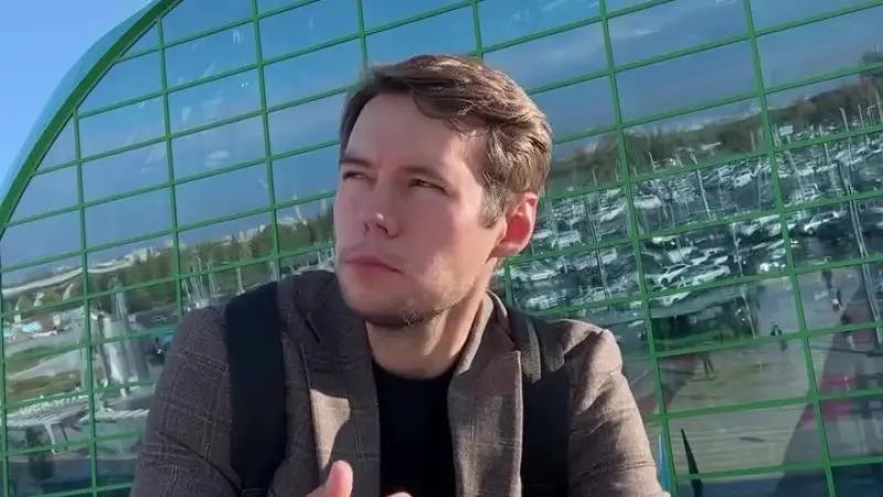 Казахстанец оказал помощь пассажирке, почувствовавшей себя плохо на рейсе Москва — Астана Астане