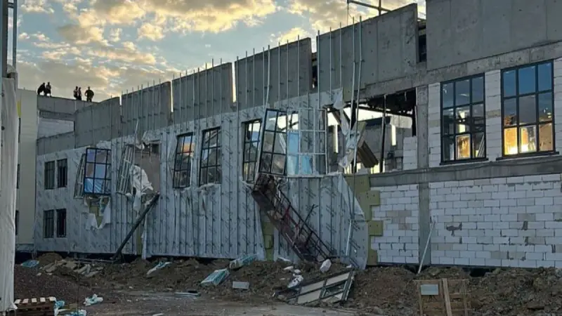 Частичное обрушение крыши школы в Кульсары: тревожный инцидент в Жылыойском районе Астане