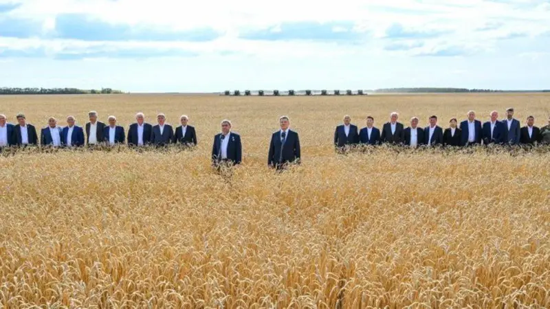 Алматинские чиновники: люди дешевле ИИ, акимы в полях, министры за PlayStation Астане