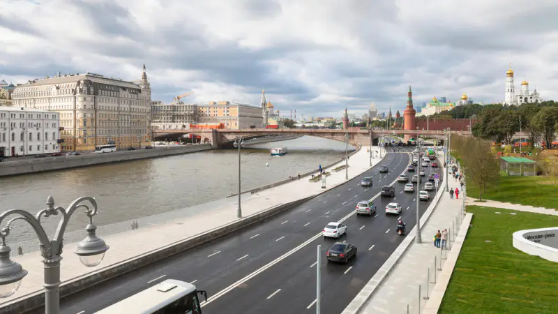 Москва под атакой: ПВО сбивает семь украинских беспилотников, сообщает мэр Собянин Астане