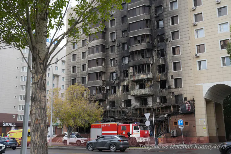 Обгоревший фасад многоэтажки