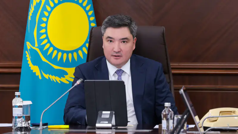 Премьер Казахстана объявил о сокращении расходов в стране, что вызвало обеспокоенность среди граждан и экспертов, передаёт Tengrinews.kz. Астане