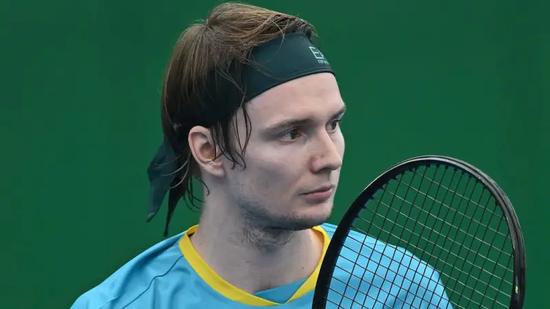 Бублик одержал победу над Сврчиной в четвертьфинале ATP в Ханчжоу Астане