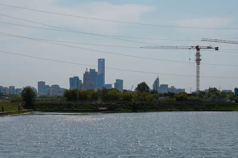 Вид на Абу Даби Плазу из района Тайваня
