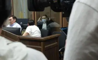 Сегодня в Астане суд рассматривает апелляцию общественницы Перизат Кайрат и её матери Гайни Алашбаевой. Адвокат Перизат Кайрат выступил с просьбой полностью оправдать её. Ожидается, что решение суда будет принято в ближайшее время.