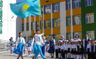 Шымкент открывает новую школу в рамках национального проекта 'Келешек мектебі' в День знаний