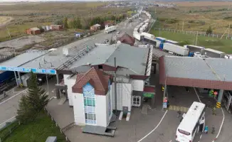 Очереди на казахстанско-российской границе: усиленный контроль вызывает задержки