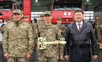 На этой неделе в Казахстане чиновники и депутаты проявили свои эмоции в различных ситуациях. В одном из мероприятий, посвящённом Дню матери, некоторые из них открыто говорили о любви к своим матерям, что вызвало бурные обсуждения в социальных сетях. В то 