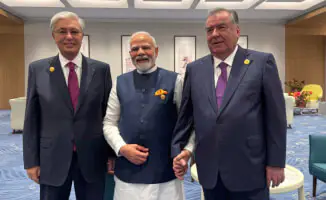 Нарендра Моди и Касым-Жомарт Токаев провели продуктивный обмен мнениями в кулуарах встречи