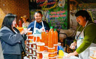 Аграрии Атырауской и Абайской областей представляют свои дары на ярмарке в Астане