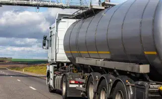 Возможный дефицит ГСМ в Казахстане: Минэнерго успокаивает, но эксперты предупреждают о росте цен на заправках