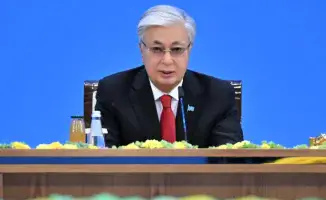 На VIII Съезде лидеров мировых религий Президент Казахстана Касым-Жомарт Токаев заявил о недопустимости запретов в языковом вопросе, подчеркивая, что любые попытки ограничений будут пресекаться. Это заявление сделано на фоне обсуждения важности межконфесс