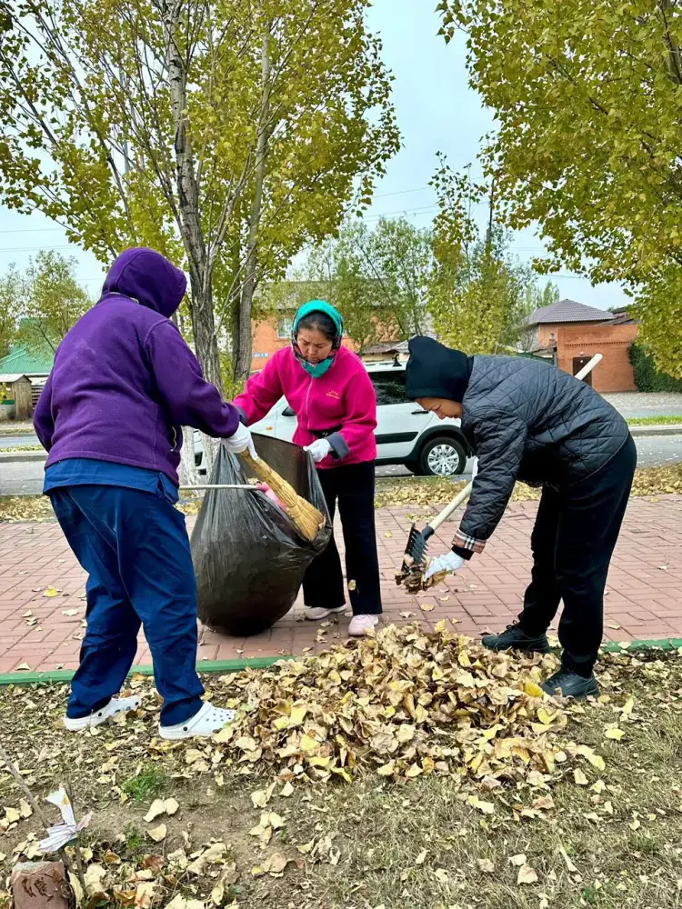 В Астане около 1000 спортсменов приняли участие в общегородском субботнике (5)