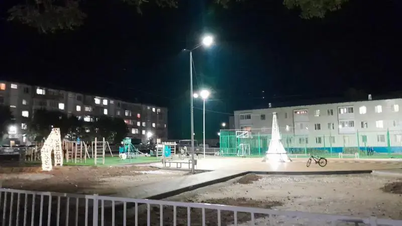 В Шетском районе появился современный сквер с архитектурной инсталляцией (4)