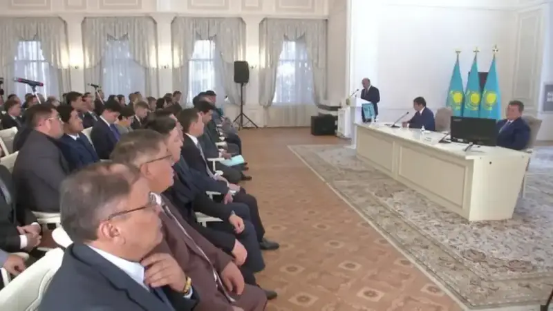 Цифровизация и участие молодежи в диалоге с населением: встреча советника Президента РК с жителями Карагандинской области Астане