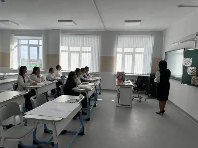 В области Абай в новой школе «Келешек мектеп» прошёл день открытых дверей в необычном формате (6)