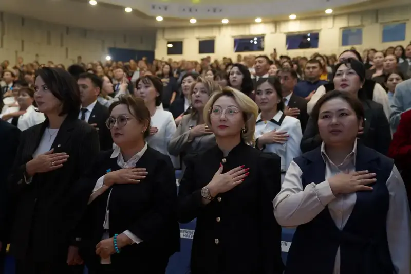 В канун Дня Республики работники сферы образования были удостоены государственных наград (6)