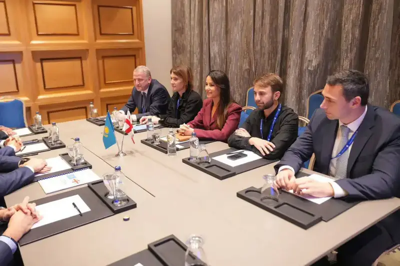 Министр транспорта Казахстана делится планами по улучшению грузоперевозок на V форуме Tbilisi Silk Road Forum Астане