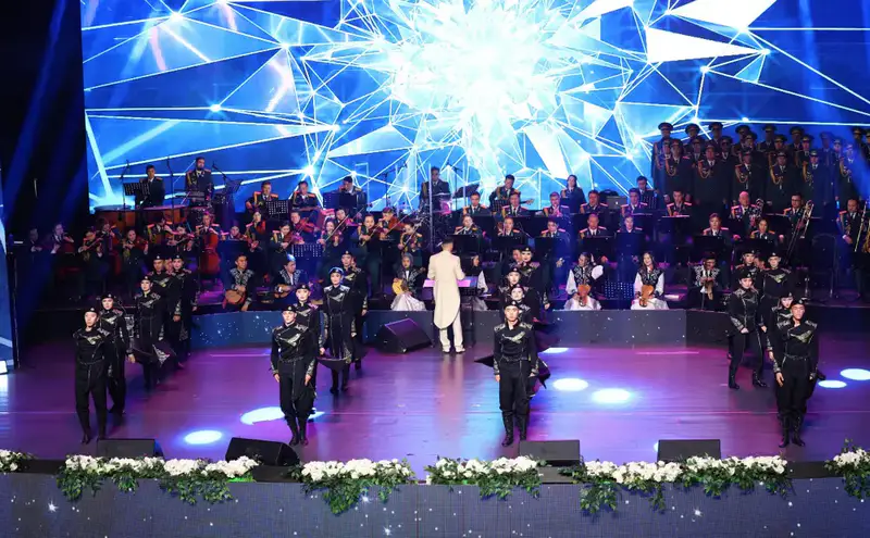 Искусственный интеллект на сцене: Минобороны провело уникальный концерт к Дню Республики (6)
