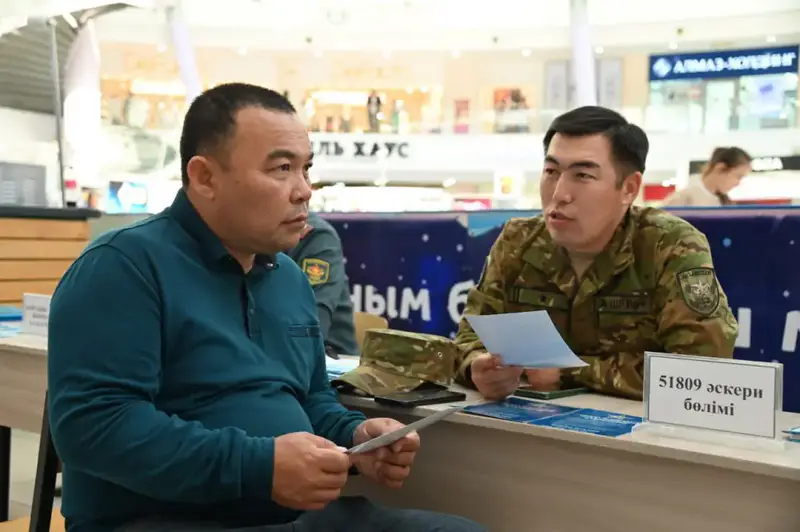 В Актау прошла ярмарка вакансий для желающих поступить на воинскую службу (2)