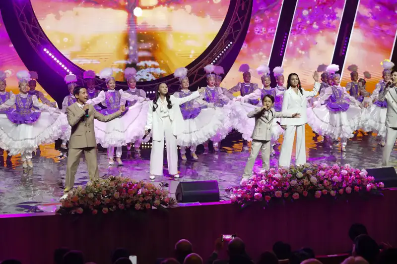 ТҮРКІСТАНДА РЕСПУБЛИКА КҮНІНЕ АРНАЛҒАН «ҚЫРАН ЕЛІМ –ҚАЗАҚСТАНЫМ» САЛТАНАТТЫ ІС-ШАРАСЫ ӨТТІ (4)