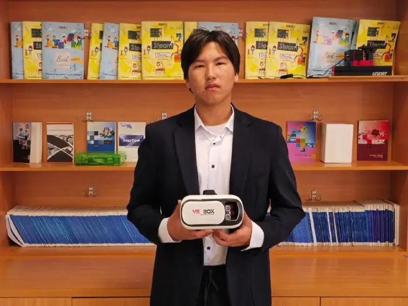 Столичный школьник придумал умные очки для незрячих людей (2)