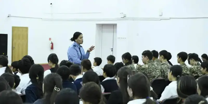 «Esirtkisiz Elorda»: лекции о вреде наркотиков проводят в столичных школах (2)