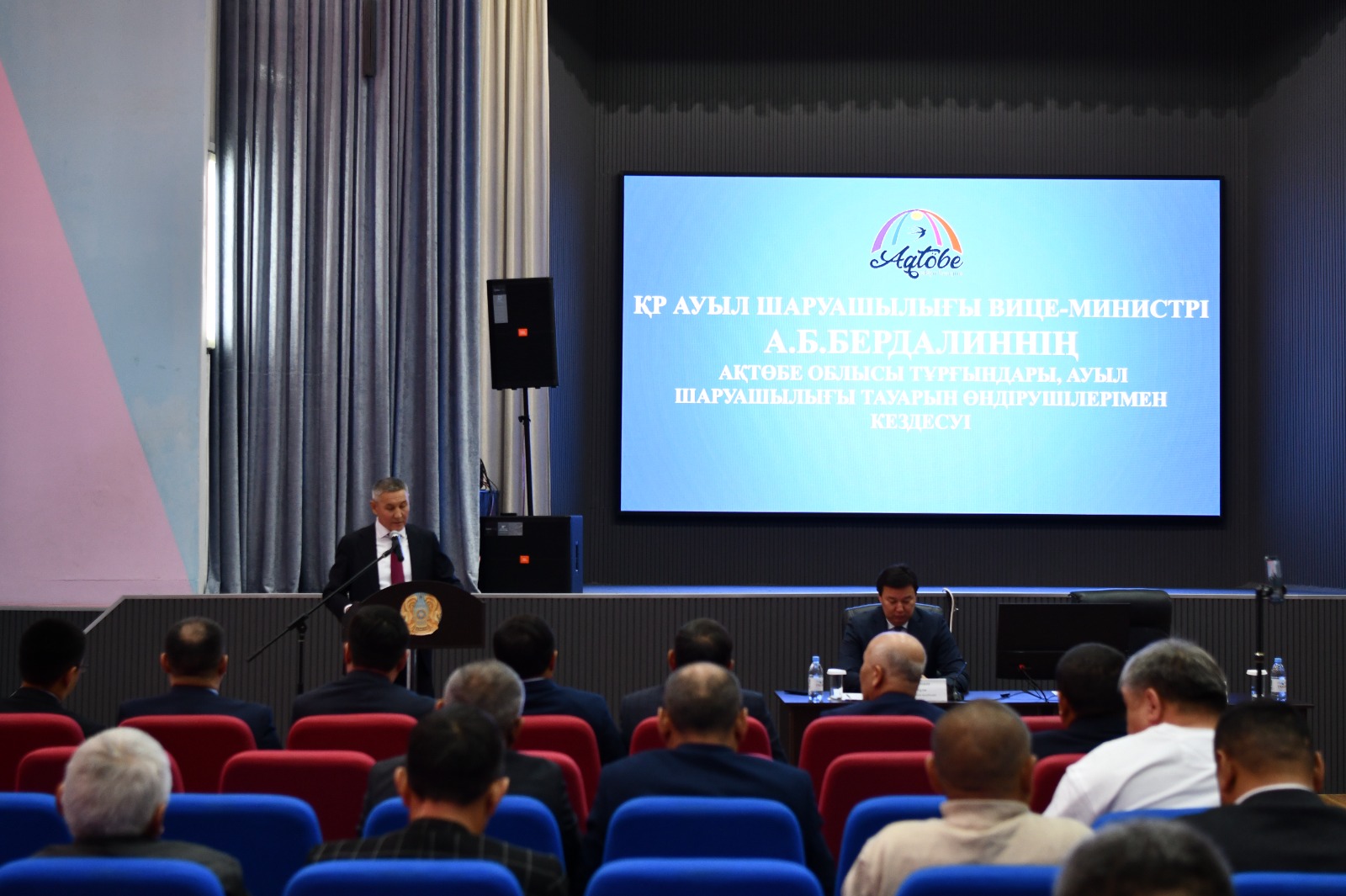 Вице-министр сельского хозяйства Казахстана обсудил с фермерами Актюбинской области меры по увеличению производства сельхозпродукции