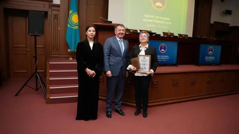 Казахстан отпраздновал 180-летие Абая Кунанбайулы с культурными мероприятиями и национальными традициями Астане