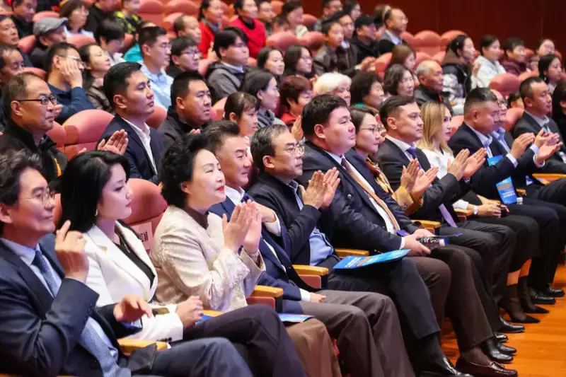 Туркестанские артисты выступили на Международном фестивале Шёлкового пути в городе Сиань (3)