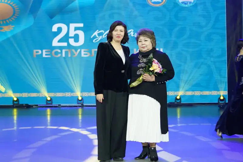 В канун Дня Республики работники сферы образования были удостоены государственных наград (10)