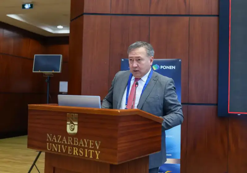 В Назарбаев Университете состоялась конференция, посвящённая десятилетию внедрения международных стандартов CRIRSCO в Казахстане. Организаторами выступили Ассоциация KAZRC, ПОНЭН и Школа горного дела и наук о Земле (NU SMG) (4)