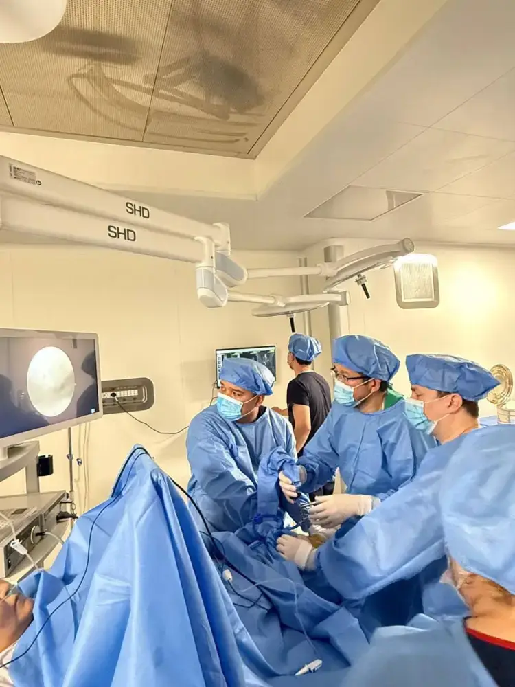 ТРАВМАТОЛОГИ И ОРТОПЕДЫ КАЗАХСТАНА ПРОВОДЯТ ИННОВАЦИОННЫЕ МАСТЕР-КЛАССЫ В ТАШКЕНТЕ (4)