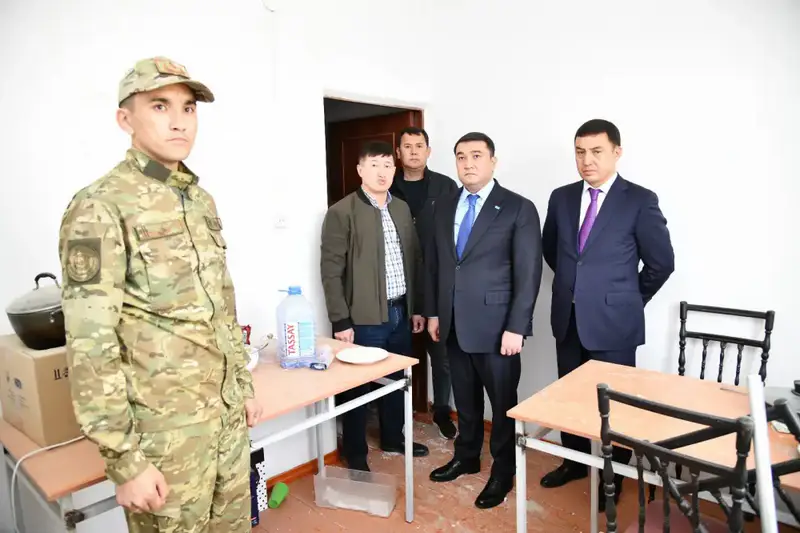 В БЛИЖАЙШИЕ ДНИ НАЧНУТСЯ ВОССТАНОВИТЕЛЬНЫЕ РАБОТЫ ПОВРЕЖДЁННОГО ЖИЛОГО ДОМА В СЕЛЕ ШАУЛЬДЕР ТУРКЕСТАНСКОЙ ОБЛАСТИ (5)