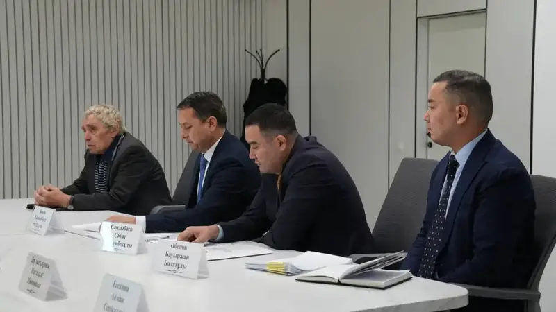 Министр экологии провёл личный приём граждан (2)