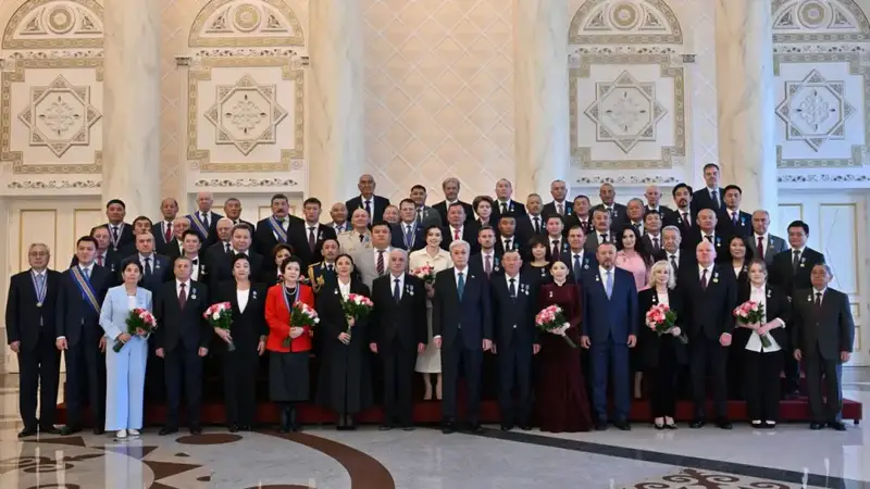 Награждение карагандинцев: поддержка труда и развитие региона в фокусе внимания президента Астане